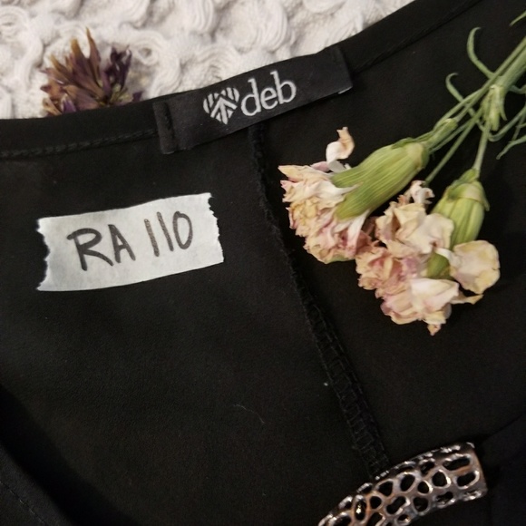 🌻🌺🌻DEB BELL SLEEVE HI-LOW BLOUSE!! - Picture 6 of 7